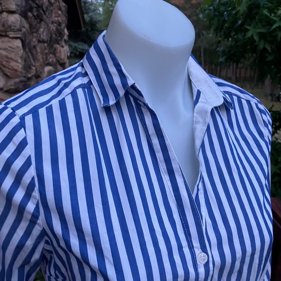 H & M Blue and White Striped Button-Up Shirt a classic size 10 cotton blend - Picture 2 of 8